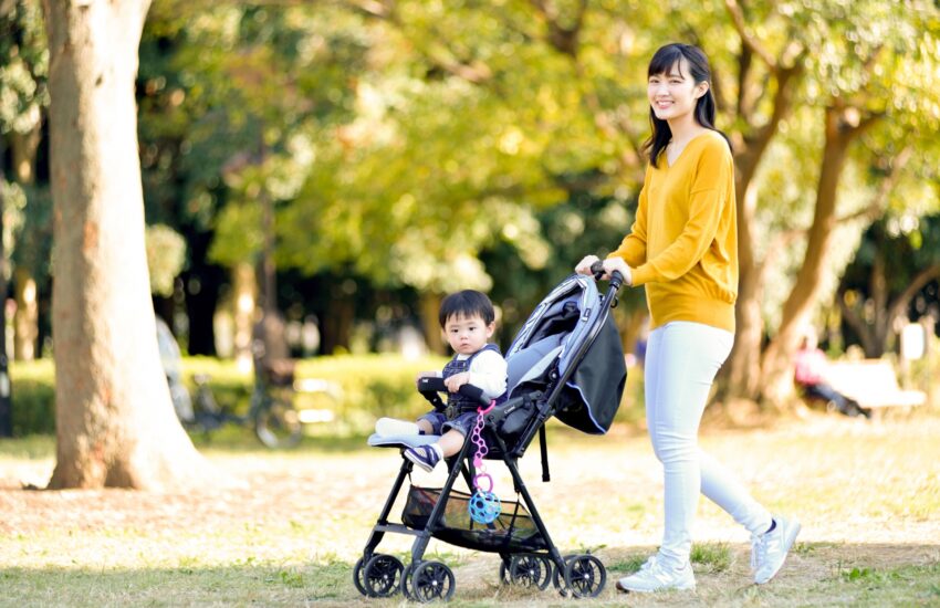 赤ちゃんの初外出は？必要な持ち物と注意点